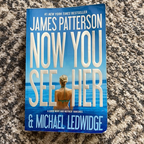 Popular Thriller Mystery Paperback “Book Tok” Book Bundle - Picture 4 of 5